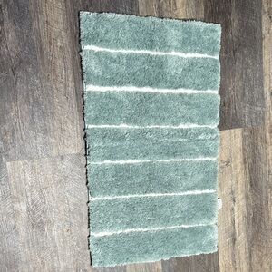 Broyhill Sage and White Bath Mat